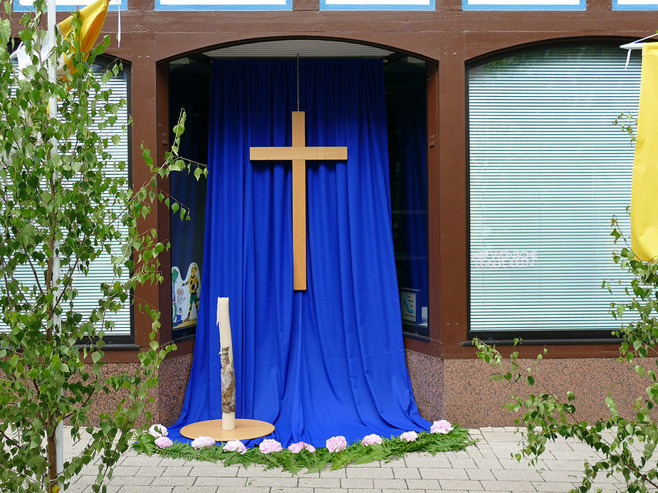 Fronleichnamsaltäre in den Naumburger Straßen (Foto: Karl-Franz Thiede)